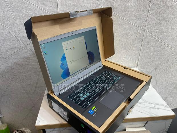 New Laptop MSI 16GB Intel Core i5 SSD 512GB