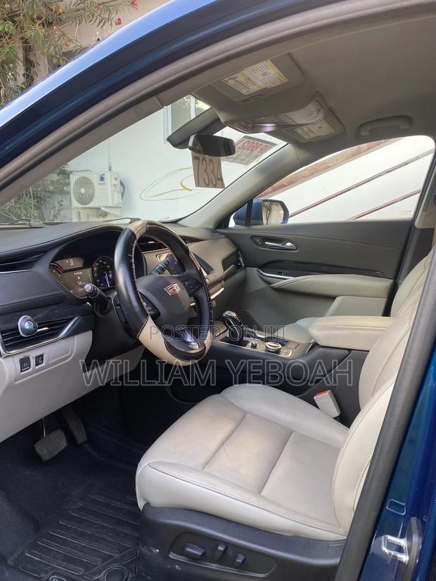 Cadillac XT4 2019 Blue