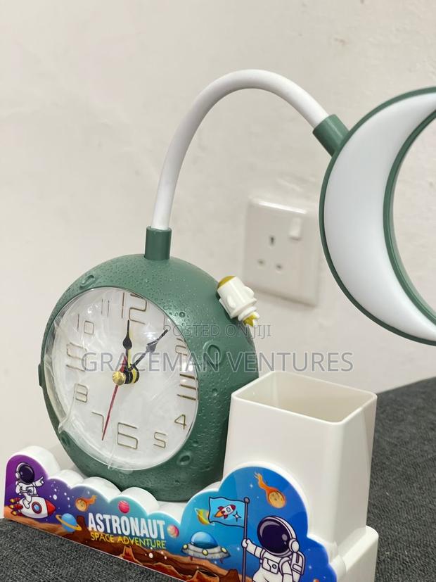 Moon Alarm Clock Astronaut photo 7