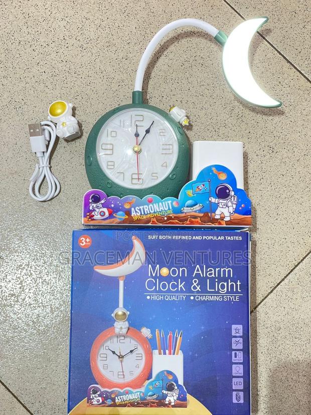 Moon Alarm Clock Astronaut photo 4