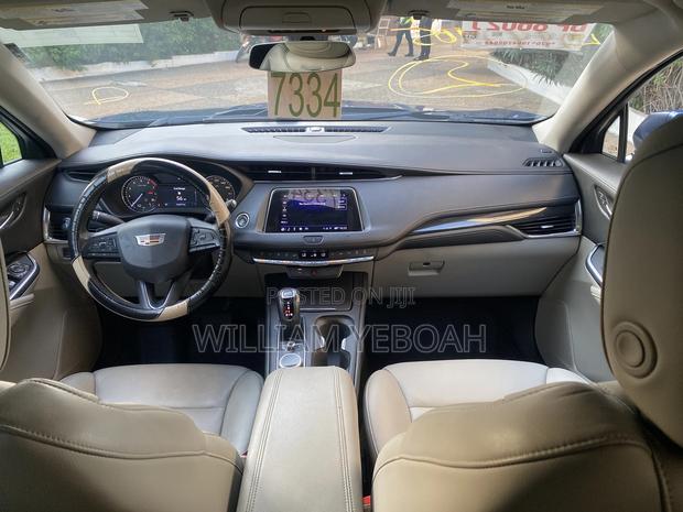 Cadillac XT4 2019 Blue