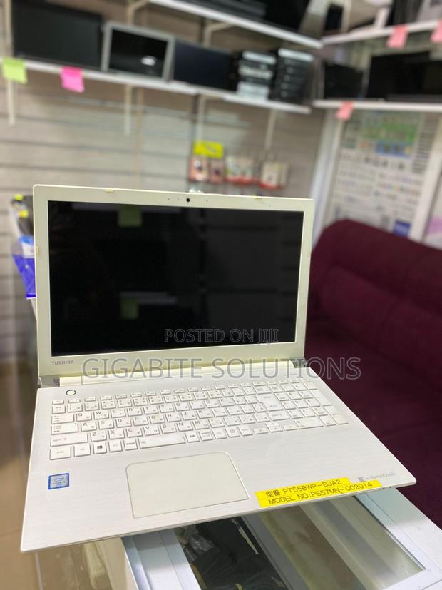 Laptop Toshiba Dynabook T552 4GB Intel Core I3 HDD 1T