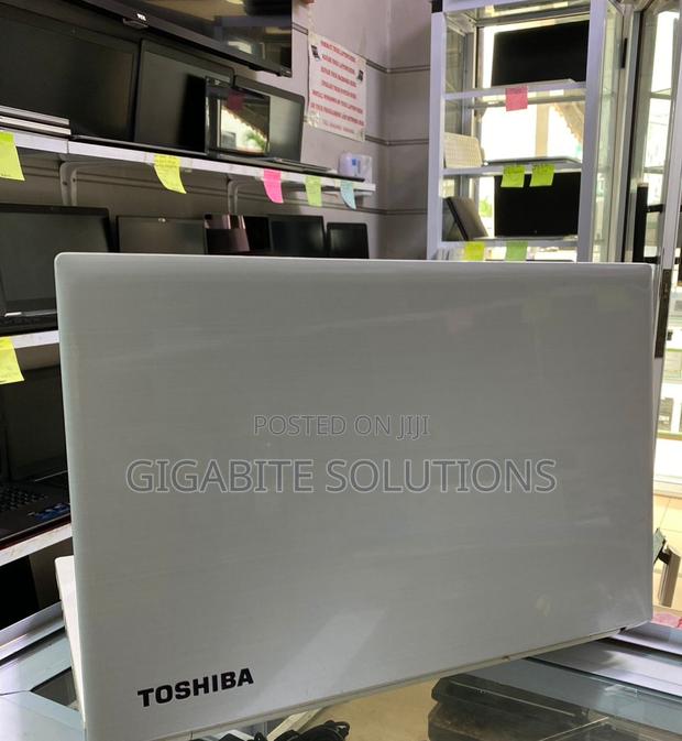 Laptop Toshiba Dynabook T552 4GB Intel Core I3 HDD 1T photo 4
