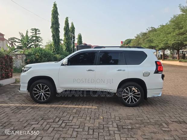 Toyota Land Cruiser Prado 2013 White