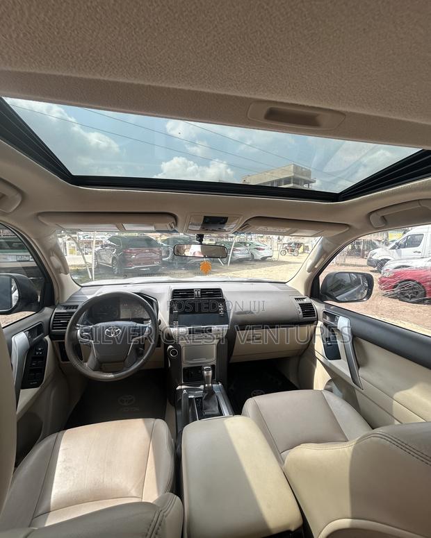 Toyota Land Cruiser Prado 2019 Gray