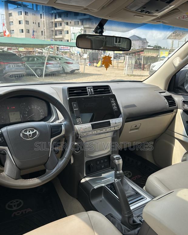 Toyota Land Cruiser Prado 2019 Gray