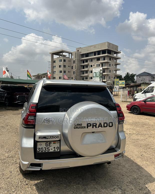 Toyota Land Cruiser Prado 2019 Gray