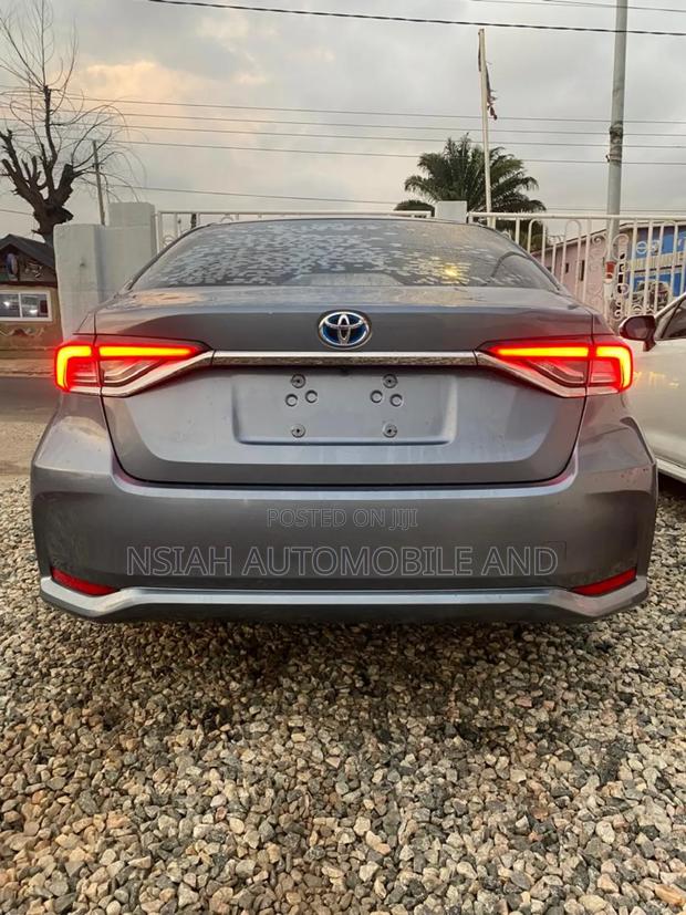 Toyota Corolla XLE 2020 Gray