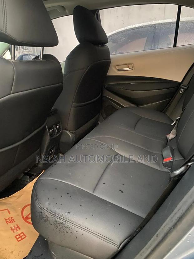 Toyota Corolla XLE 2020 Gray