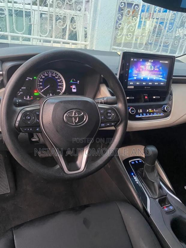 Toyota Corolla XLE 2020 Gray