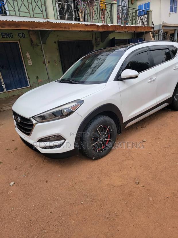 Hyundai Tucson 2017 White
