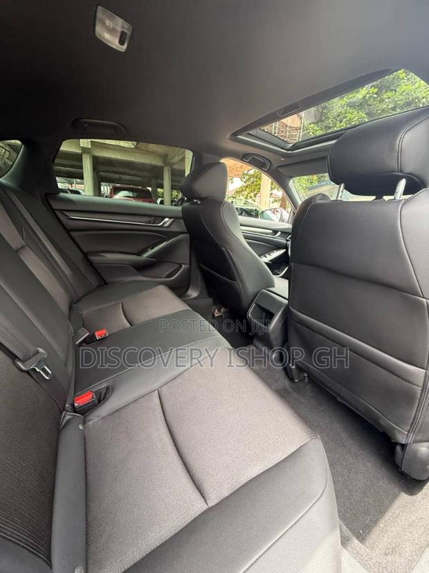 Honda Accord Sport (1.5L 4cyl Turbo CVT) 2019 Silver photo 2