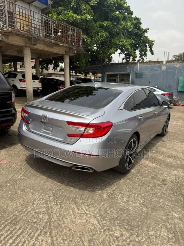 Honda Accord Sport (1.5L 4cyl Turbo CVT) 2019 Silver photo 3