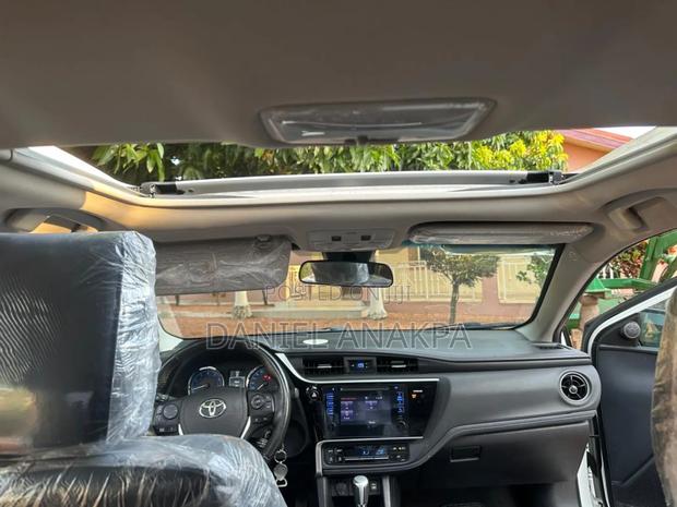 Toyota Corolla 2017 White