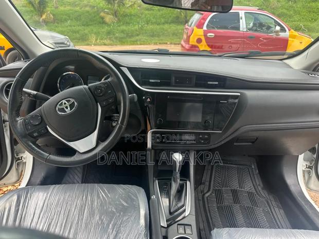 Toyota Corolla 2017 White