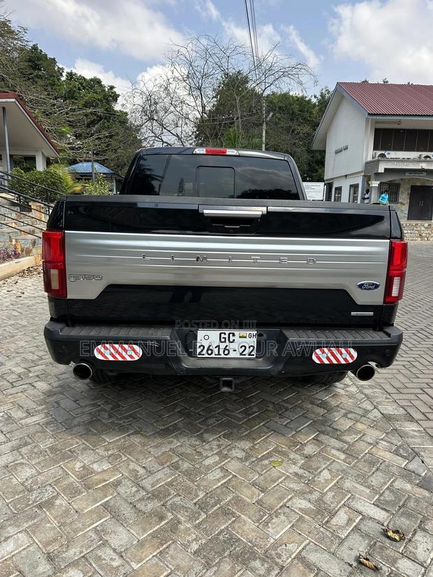 Ford F-150 Limited 4x2 SuperCrew Cab Styleside 5.5 ft. box 145 in. WB