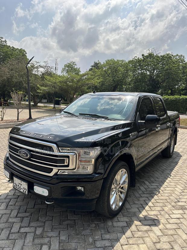 Ford F-150 Limited 4x2 SuperCrew Cab Styleside 5.5 ft. box 145 in. WB