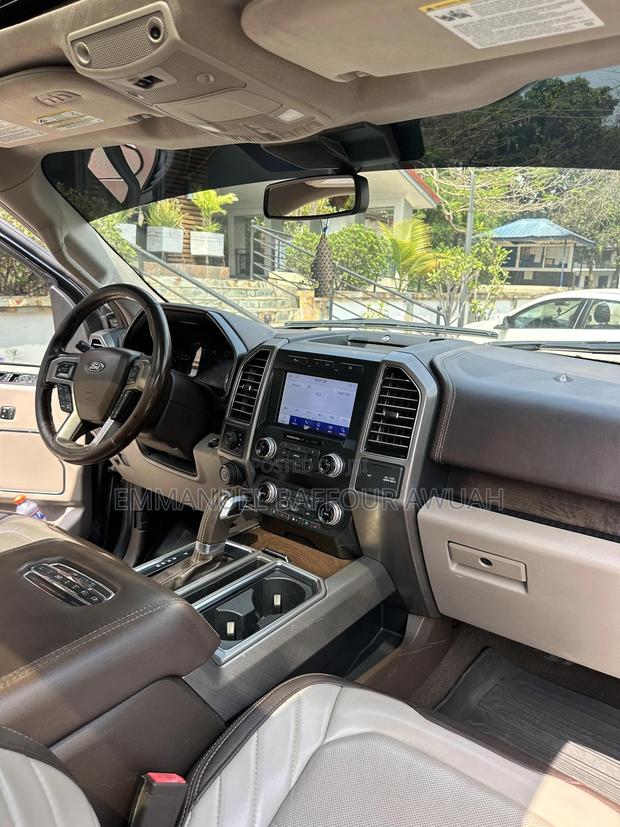 Ford F-150 Limited 4x2 SuperCrew Cab Styleside 5.5 ft. box 145 in. WB