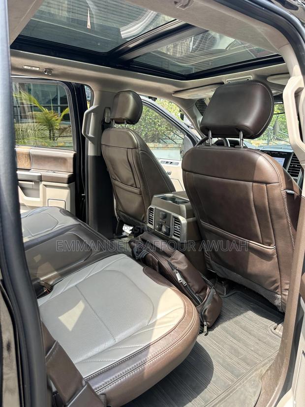 Ford F-150 Limited 4x2 SuperCrew Cab Styleside 5.5 ft. box 145 in. WB