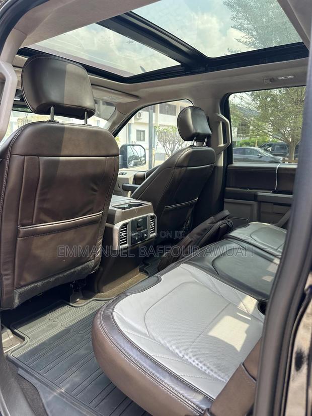 Ford F-150 Limited 4x2 SuperCrew Cab Styleside 5.5 ft. box 145 in. WB