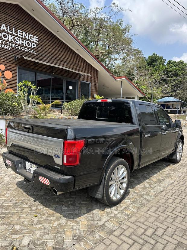 Ford F-150 Limited 4x2 SuperCrew Cab Styleside 5.5 ft. box 145 in. WB