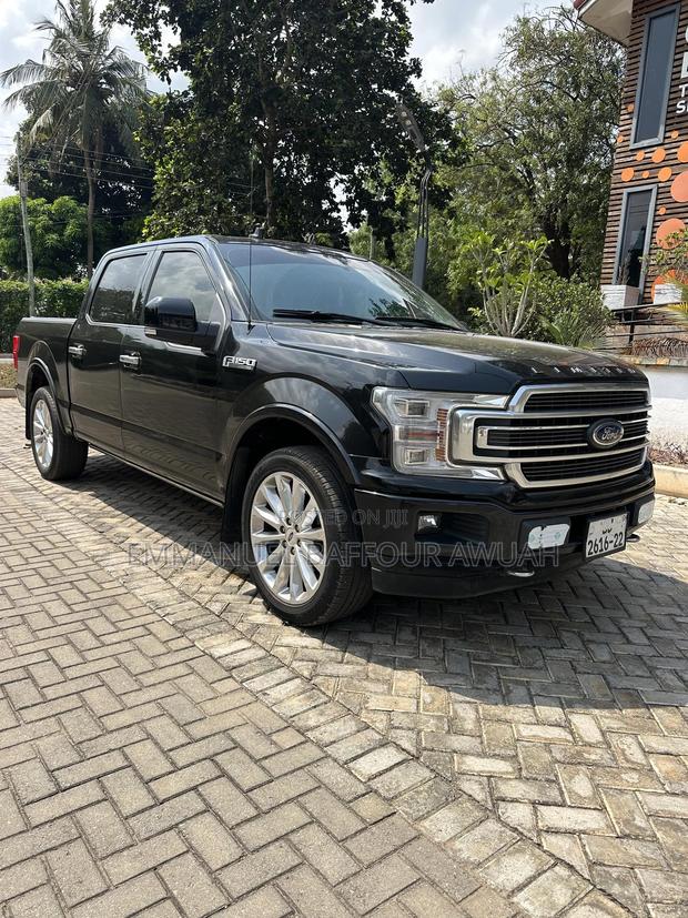 Ford F-150 Limited 4x2 SuperCrew Cab Styleside 5.5 ft. box 145 in. WB