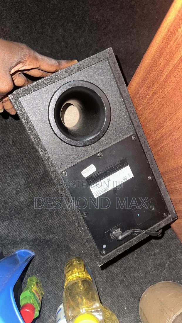 Uk Used Samsung B550 Bar With Wireless Subwoofer, Bluetooth, Hdmi, DTS photo 2