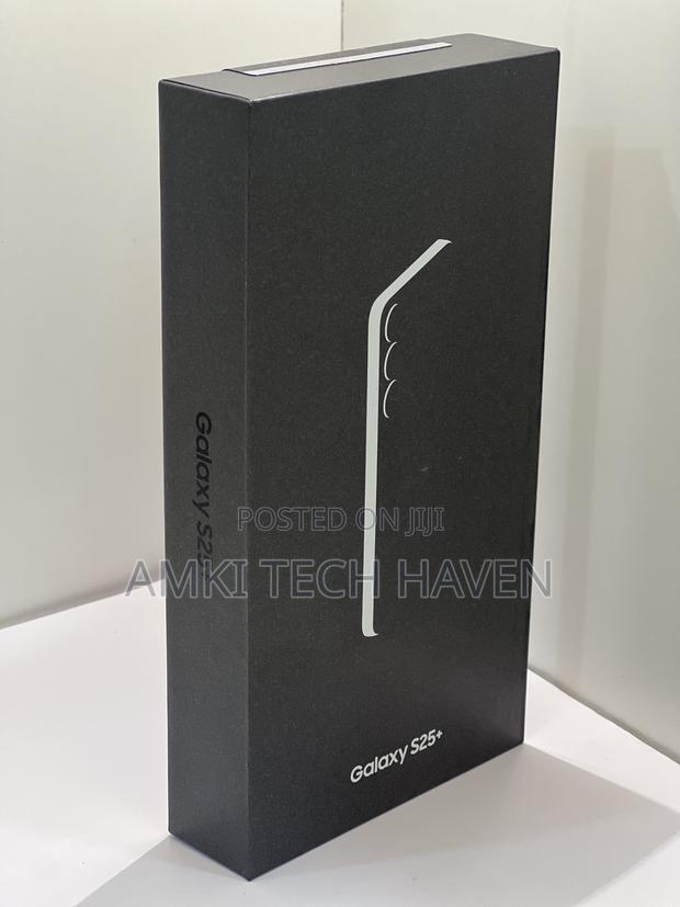 New Samsung Galaxy S25+ 512 GB Silver photo 2