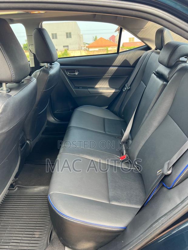 Toyota Corolla XSE (1.8L 4cyl 2A) 2018 Gray photo 3