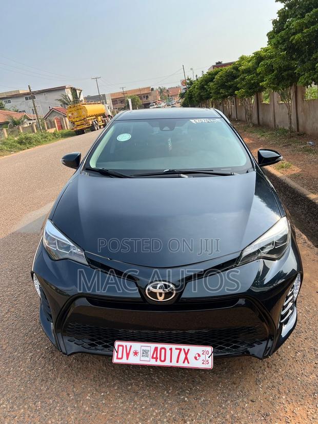 Toyota Corolla XSE (1.8L 4cyl 2A) 2018 Gray