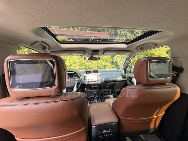 Toyota Land Cruiser Prado 4.0 Petrol TX 2017 White photo 7