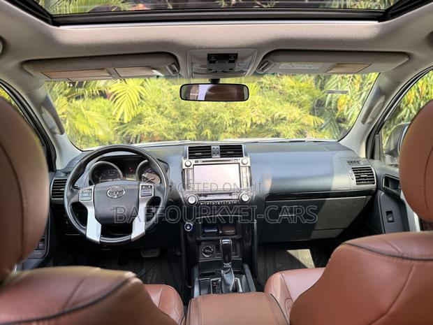 Toyota Land Cruiser Prado 4.0 Petrol TX 2017 White photo 8