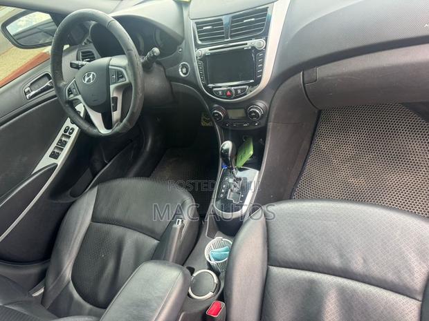Hyundai Accent GLS 4dr Sedan (1.6L 4cyl 6A) 2014 Gray photo 5