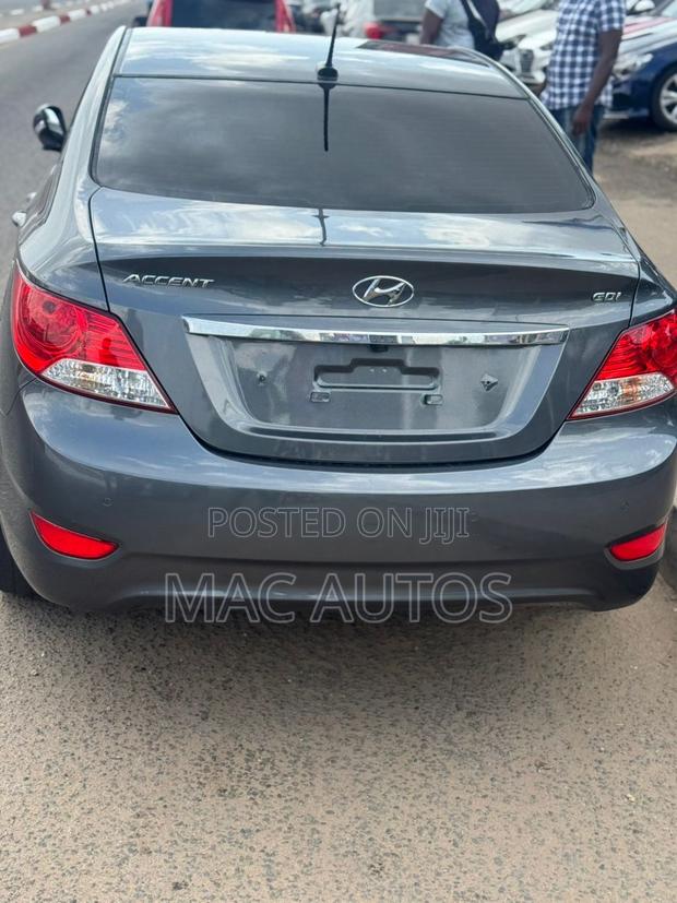 Hyundai Accent GLS 4dr Sedan (1.6L 4cyl 6A) 2014 Gray photo 2