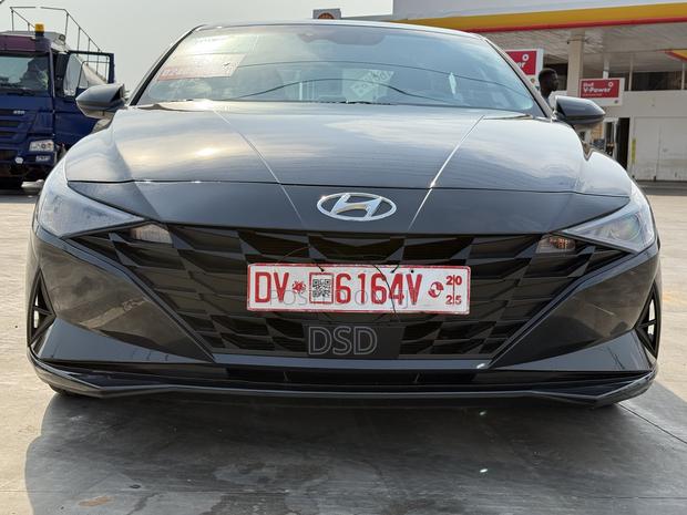 Hyundai Elantra 2022 Black photo 9