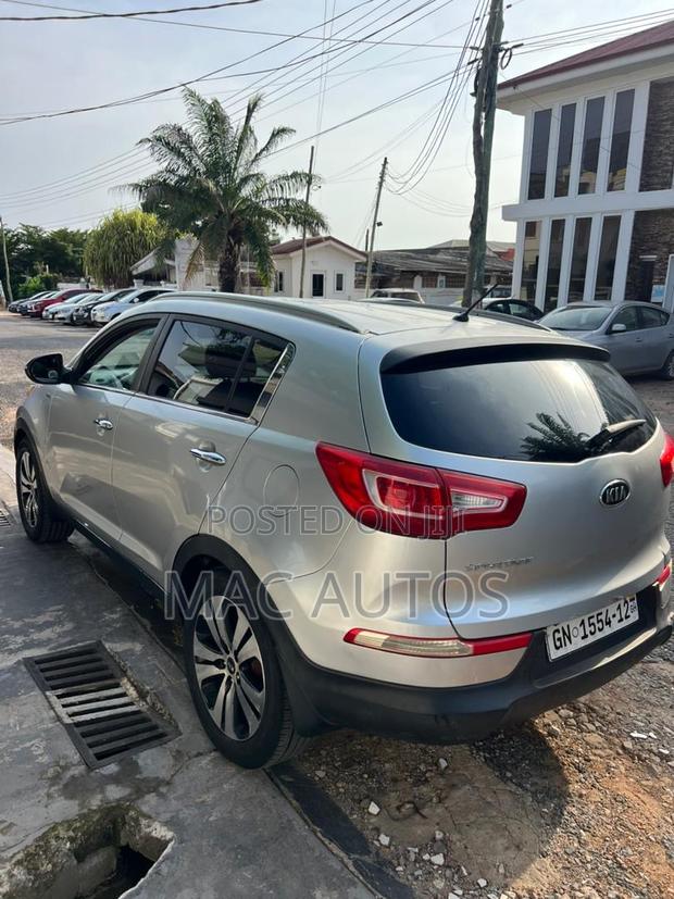 Kia Sportage LX 4dr SUV (2.4L 4cyl 6A) 2012 Silver photo 3