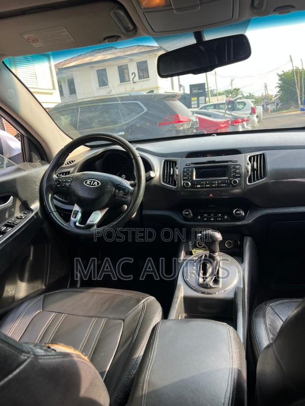 Kia Sportage LX 4dr SUV (2.4L 4cyl 6A) 2012 Silver photo 5