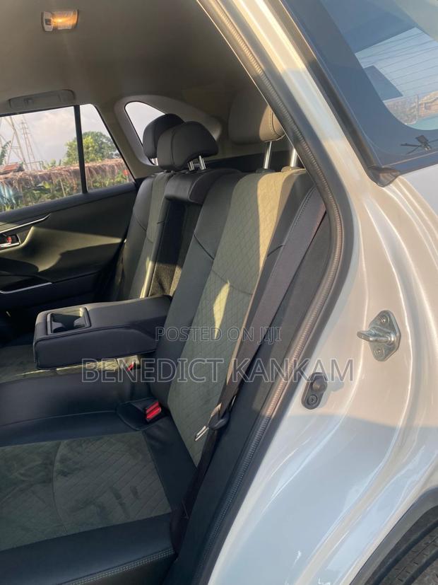 Toyota RAV4 XLE AWD 2023 White