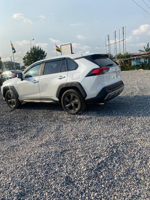Toyota RAV4 XLE AWD 2023 White