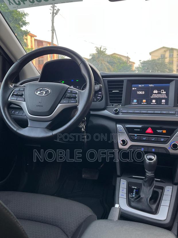Hyundai Elantra 2018 Black