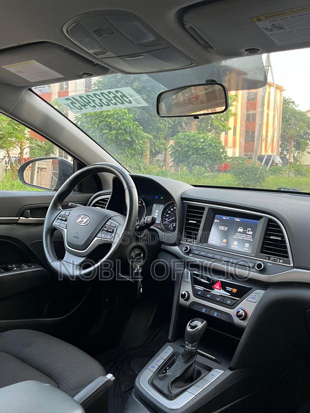 Hyundai Elantra 2018 Black