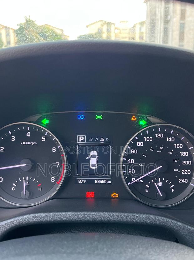 Hyundai Elantra 2018 Black