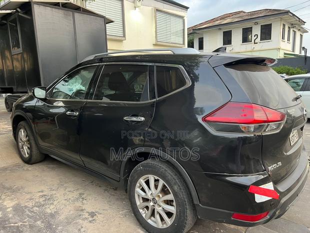 Nissan Rogue SV AWD 2019 Black photo 3