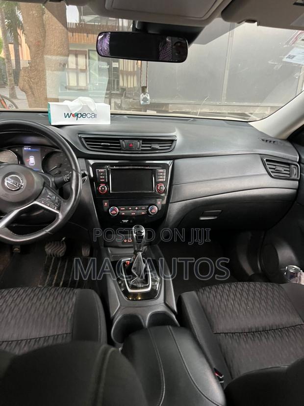 Nissan Rogue SV AWD 2019 Black photo 5