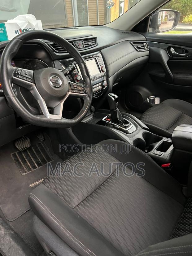 Nissan Rogue SV AWD 2019 Black photo 6
