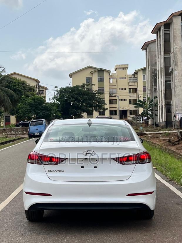 Hyundai Elantra 2017 White