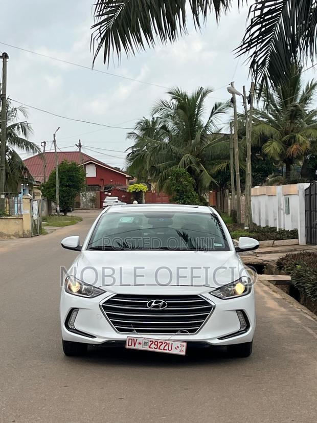 Hyundai Elantra 2017 White