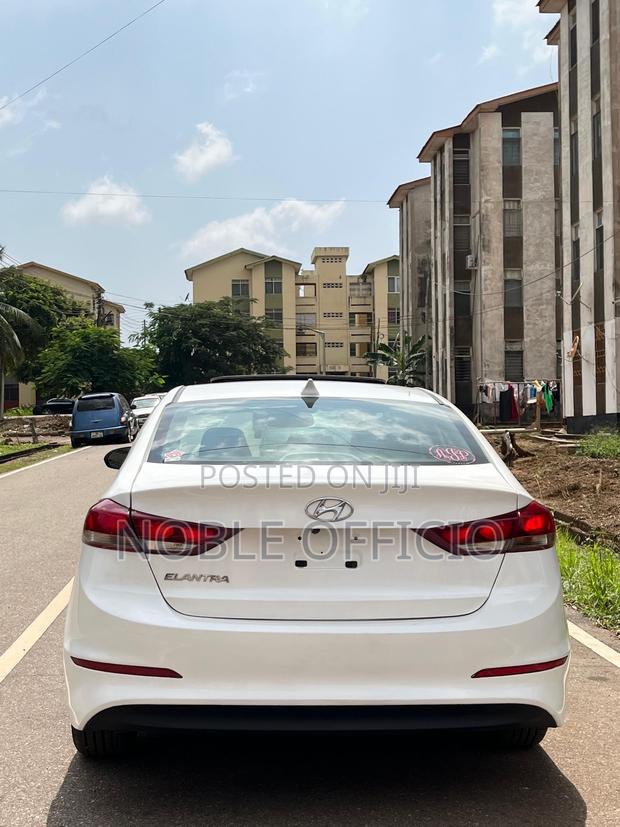 Hyundai Elantra 2017 White