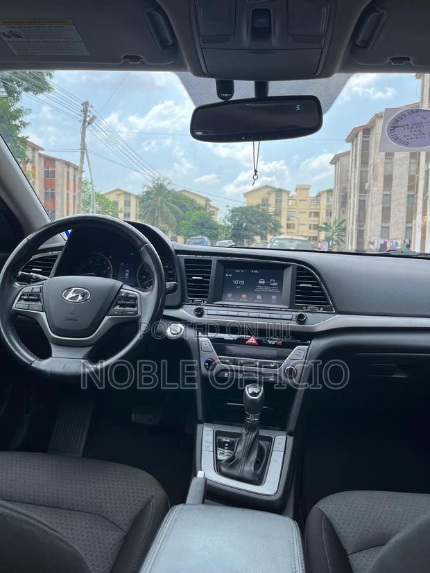 Hyundai Elantra 2017 White