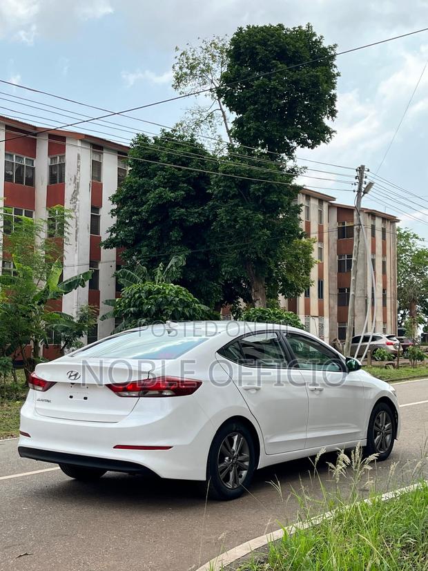 Hyundai Elantra 2017 White